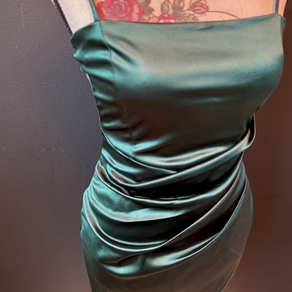 Windsor Emerald Green Ruched Asymmetric Bodycon Dress, Small - Picture 4 of 12